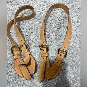 Louis Vuitton straps B32